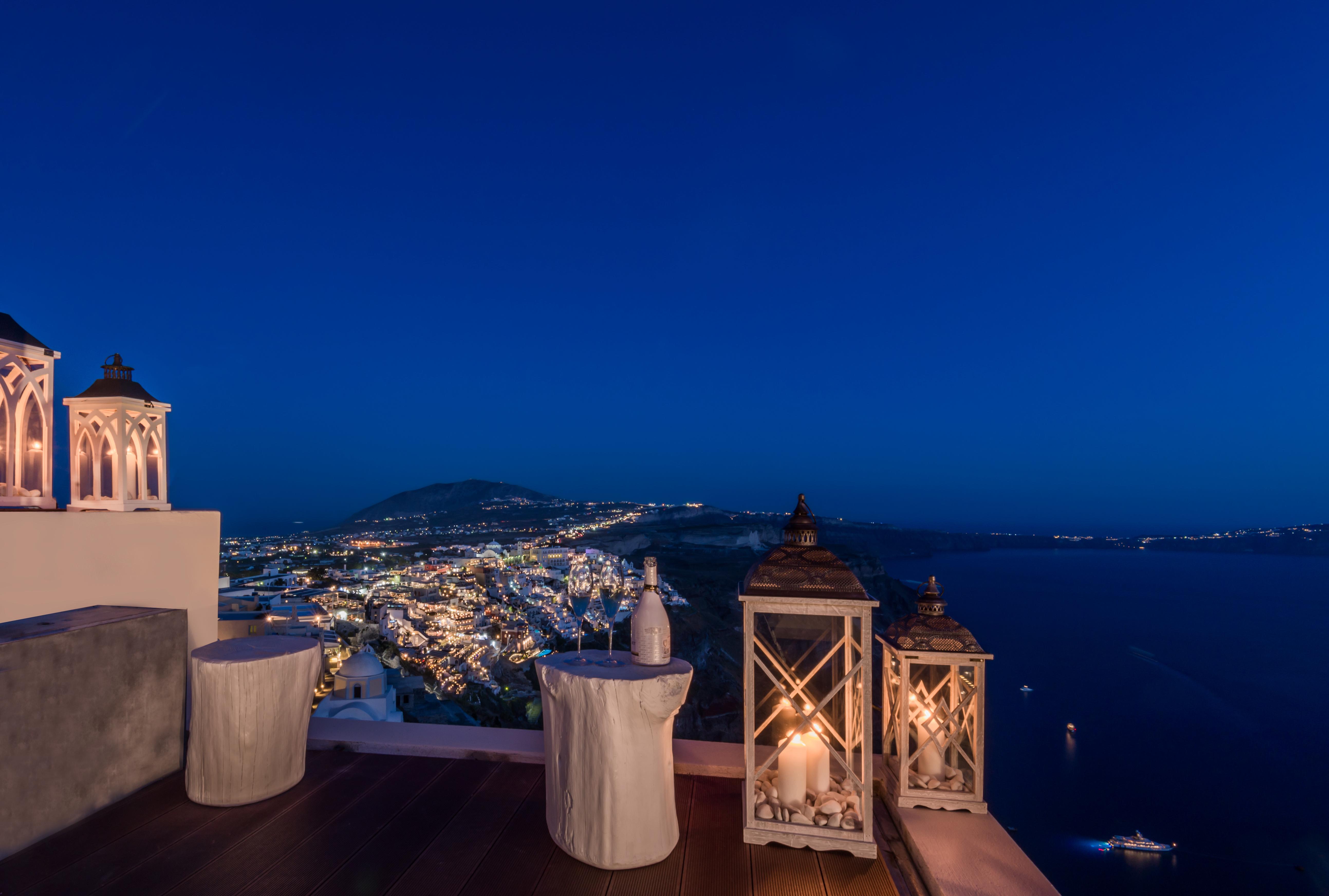 Mythical Blue Luxury Suites (Adults Only) Фира Екстериор снимка