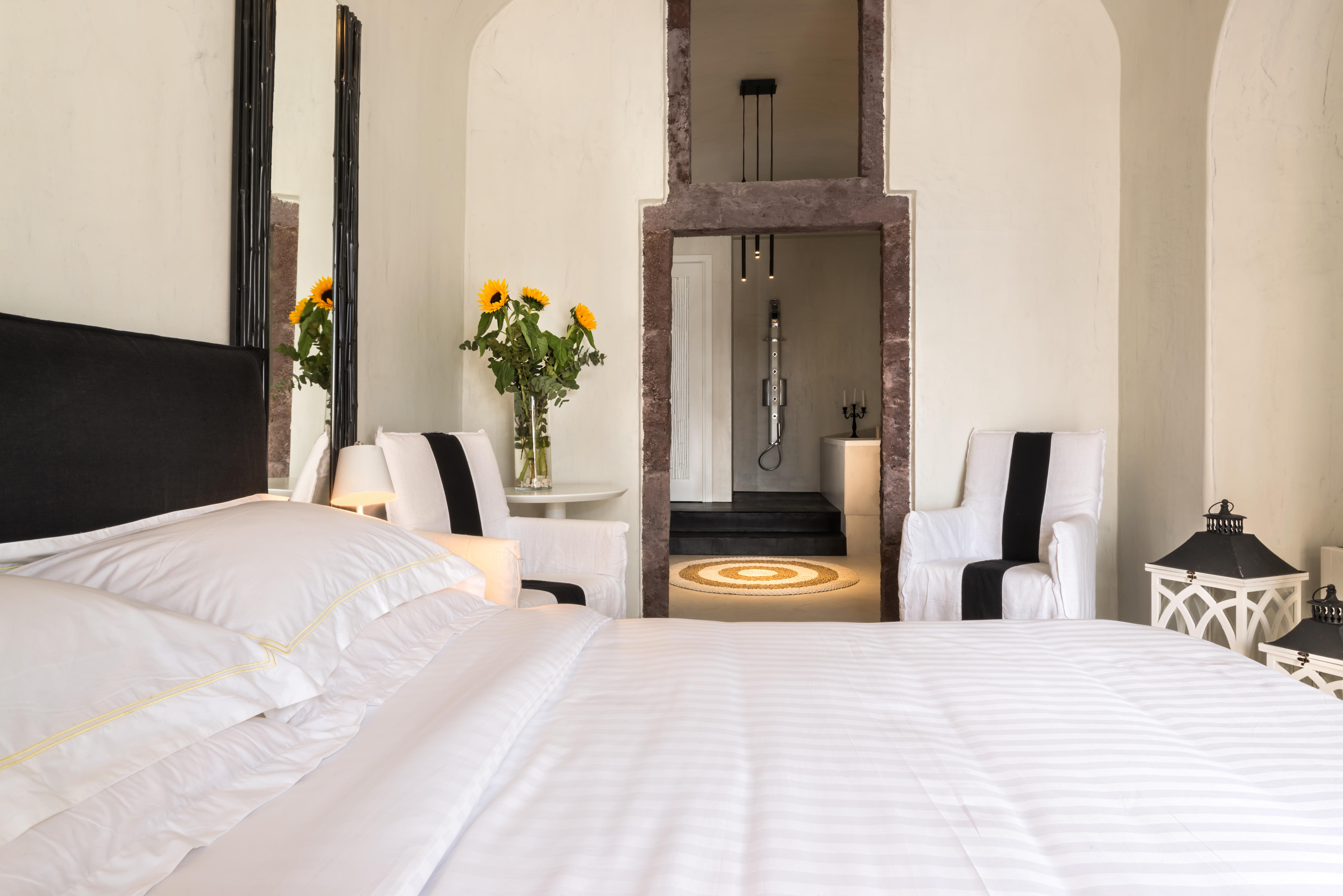 Mythical Blue Luxury Suites (Adults Only) Фира Екстериор снимка